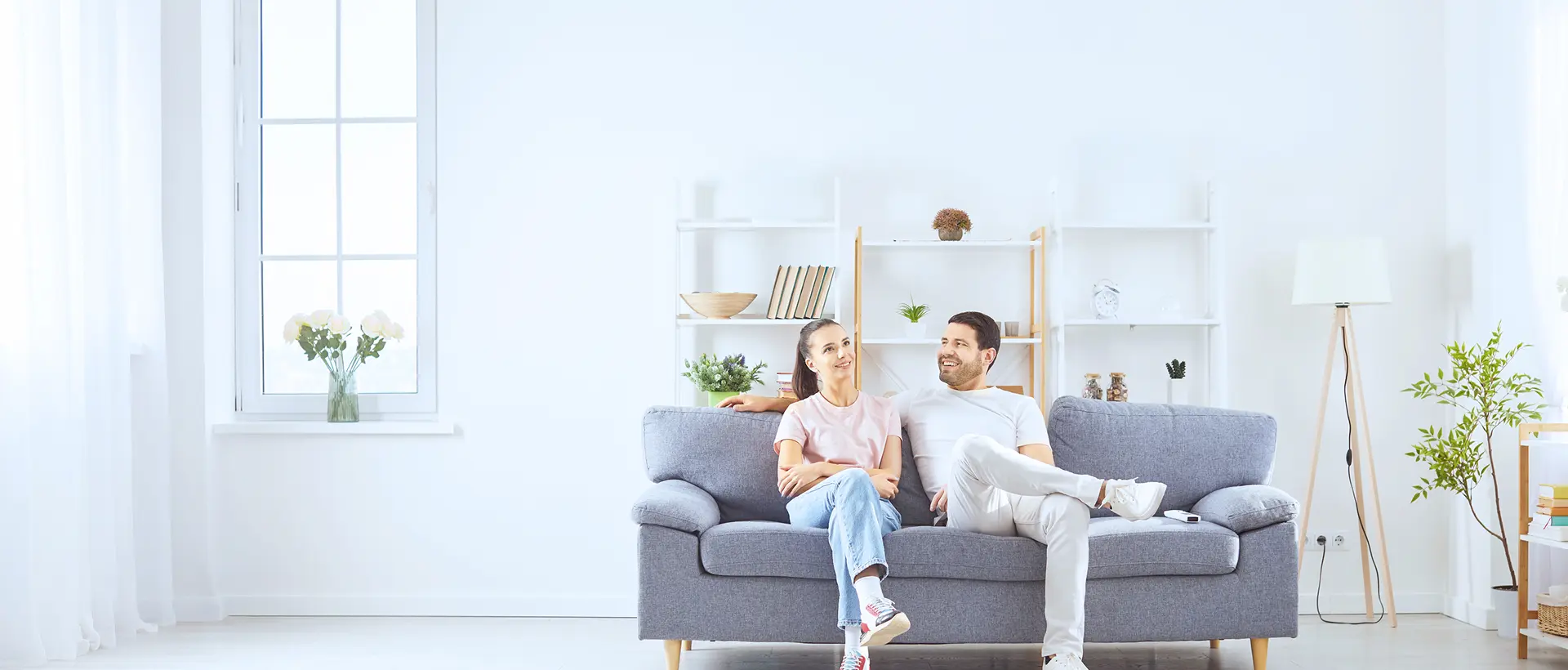 Homeowners & Households Homeowners & Households